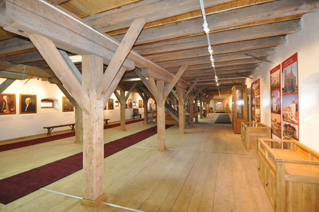 Опет живе Зграде богате грофовије Ласла Карачоњија